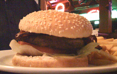 american_sports_bar_02_burger.jpg