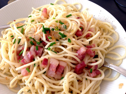 Spaghetti Zwiebeln Speck