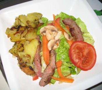 Salat mit Roastbeefstreifen
