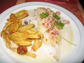 Seezungenfilets_mit_Champignon_Champagner_Sauce_und_toskanischen_Pommes_frites.jpg